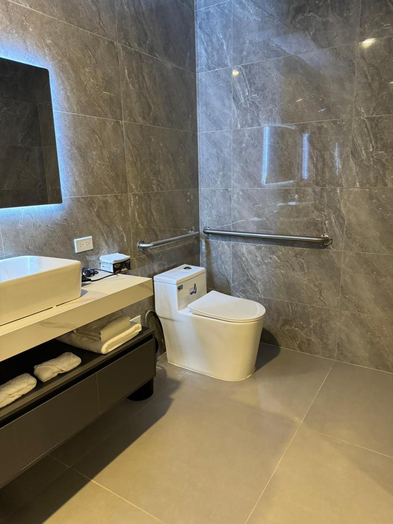 Water Bay Hotel Saipan Garapan Dış mekan fotoğraf